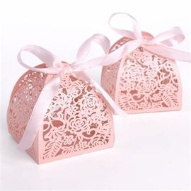 Casandose las pequeñas cajas del caramelo, pique la mini impresión en offset de papel de la caja de regalo del color